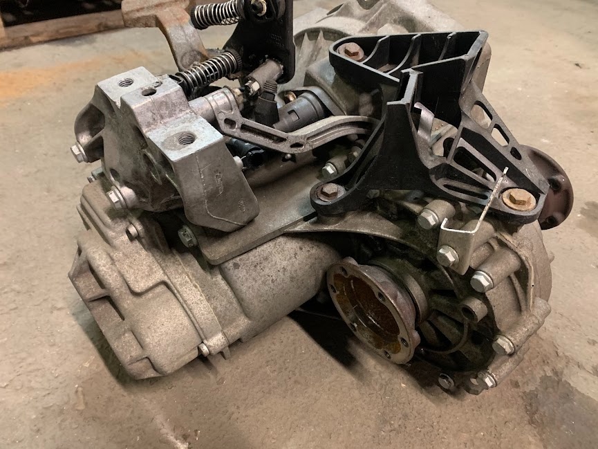 ŠESTIRYCHLOSTNÍ PŘEVODOVKA KVT ŠKODA,VW,AUDI ,SEAT. - 4