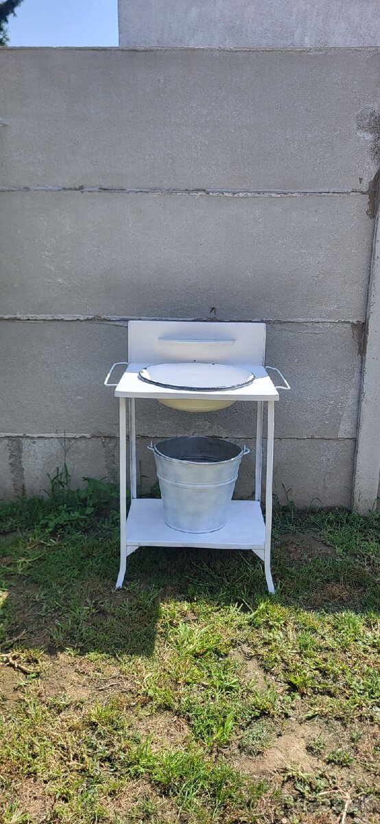 Starožitný kovový umývací stolík - 4