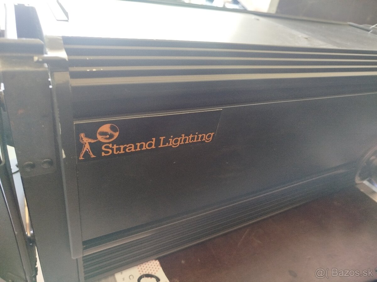 Predám Fresnel - divadelné reflektory Strand Lighting Cadenz - 4