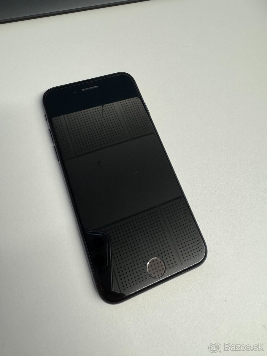 iPhone SE 2020 64 GB Black - 4