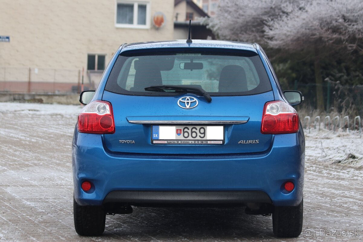 Toyota Auris 1,3i benzín - 4