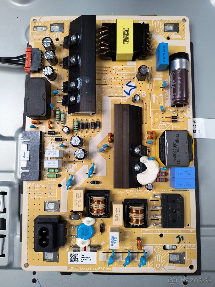 SAMSUNG UE43TU8512U - 4