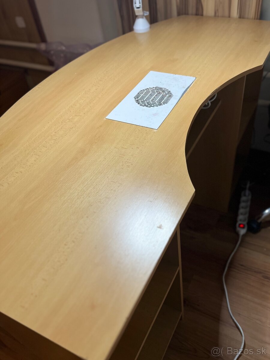 Manikersky stol + prislusenstvo - 4