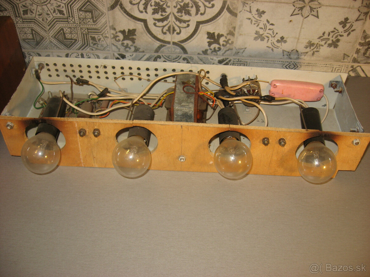 Retro svietiaci panel - 4