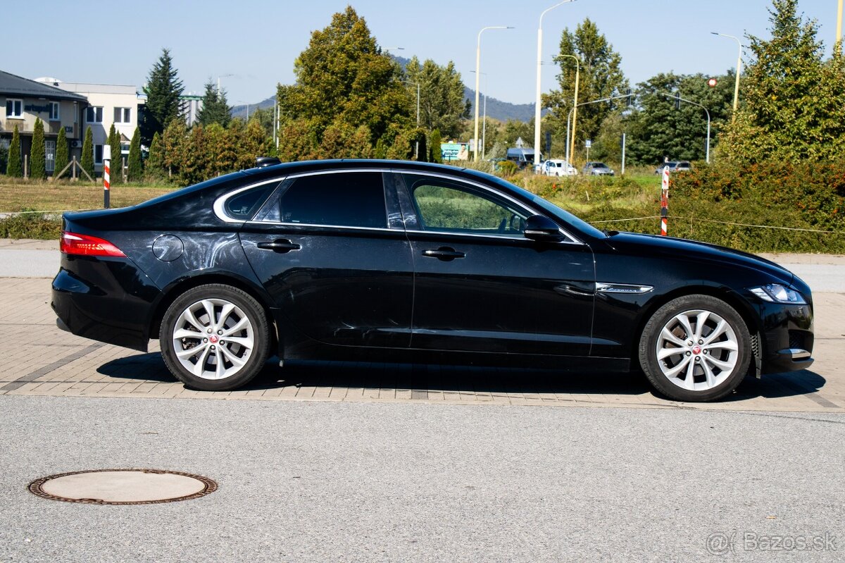 Jaguar XF 2.0D R-Sport (2016) - 4