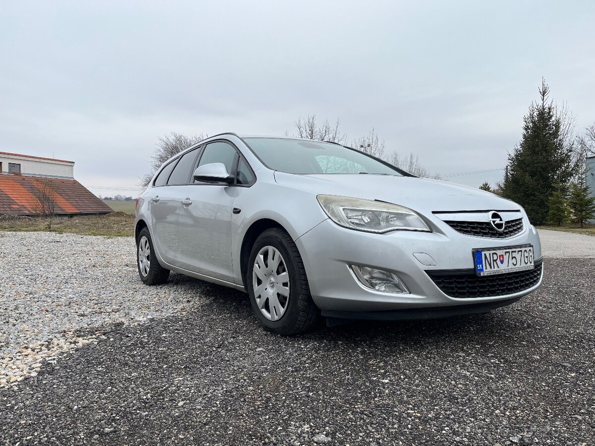 Predám Opel Astra J - 4