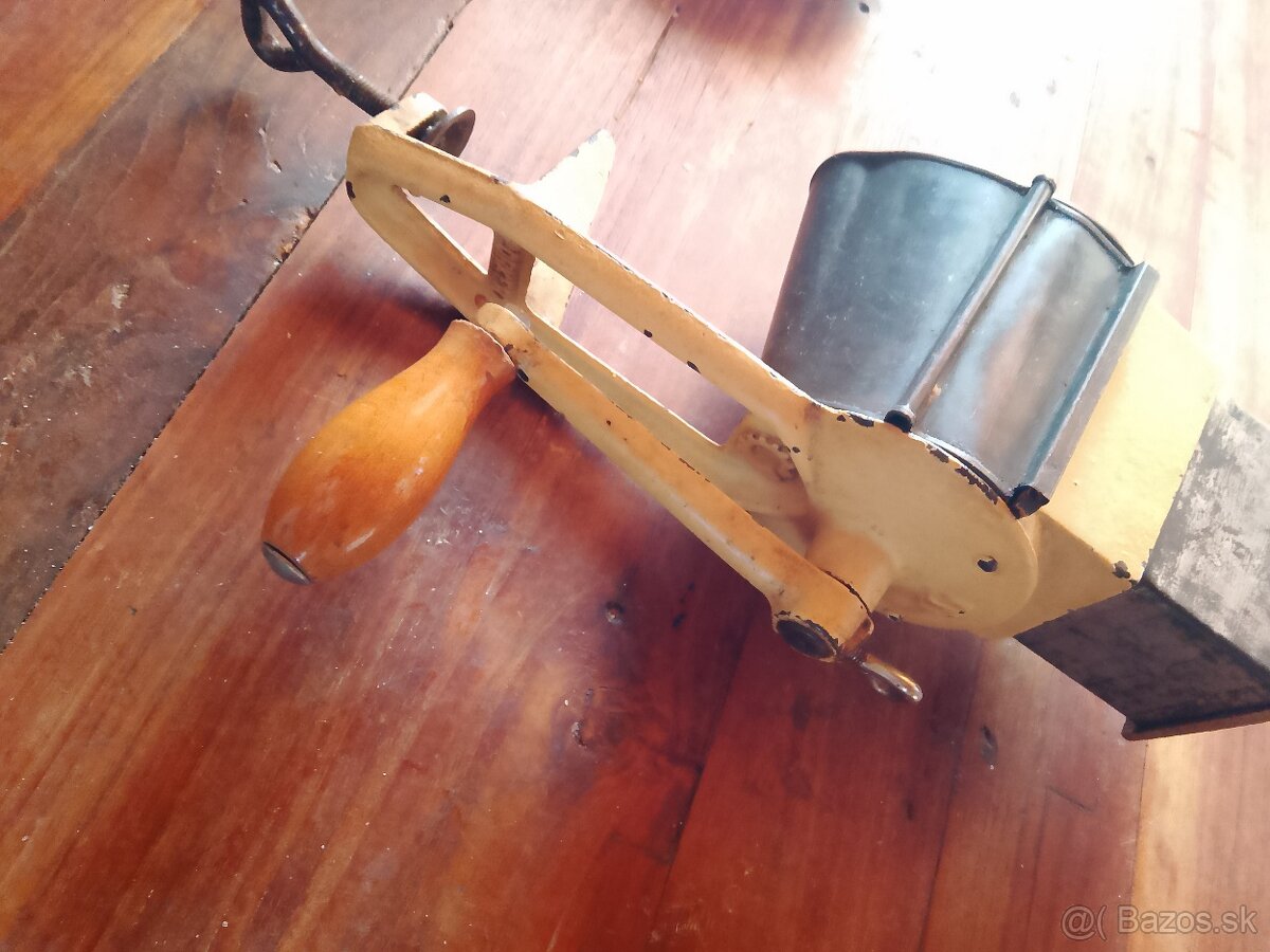 Mlynček na orechy - 4