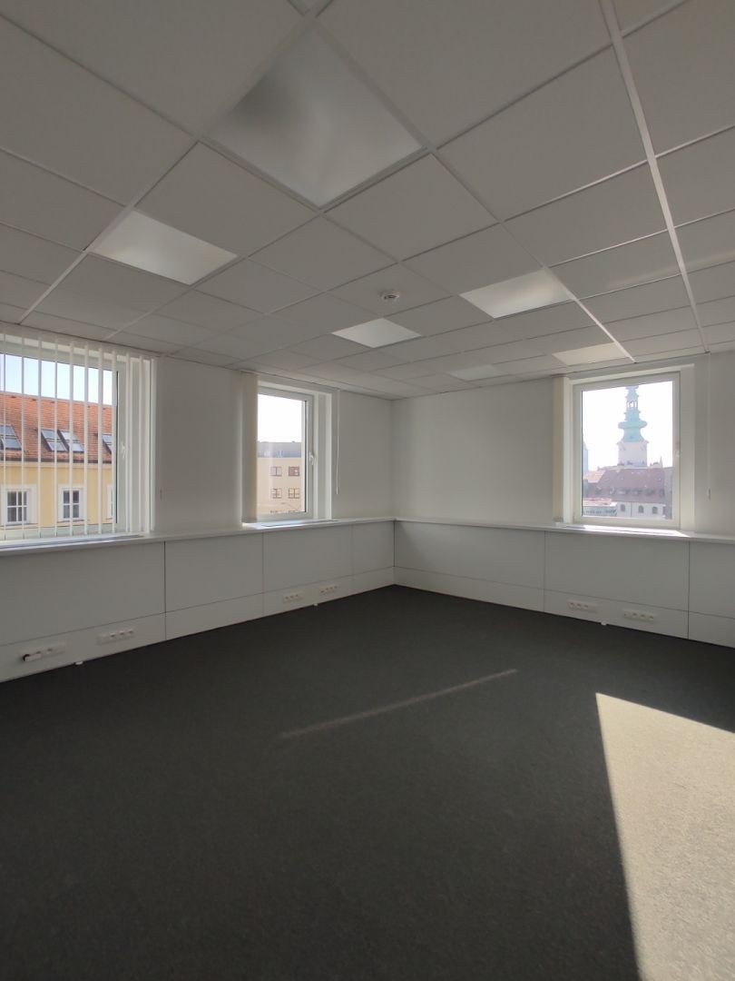 Svetlý kancelársky celok, 330m2, Hurbanovo Námestie/Obchodná - 4