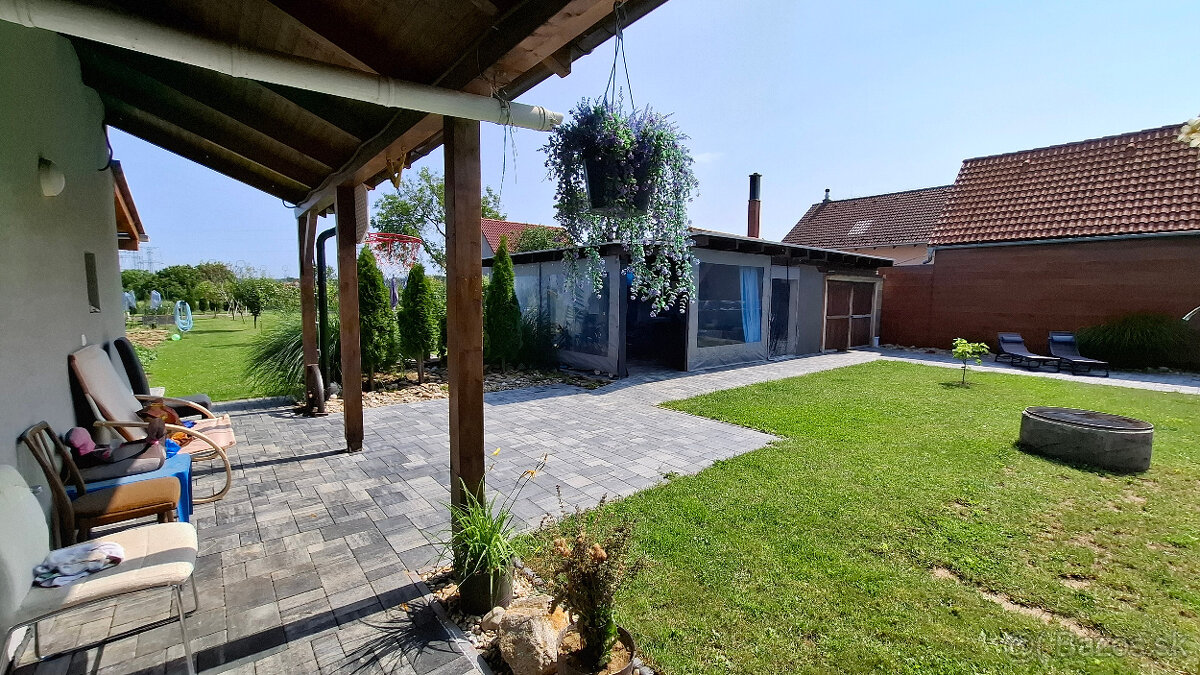 Na predaj slnečný a komfortný 4 izbový rodinný dom Senica. - 4