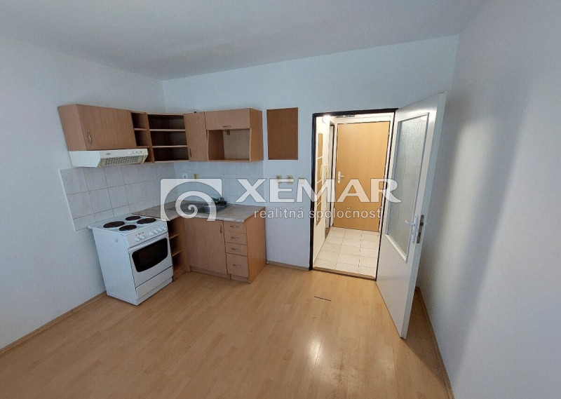 PREDAJ 1 izb. byt Zvolen - 4