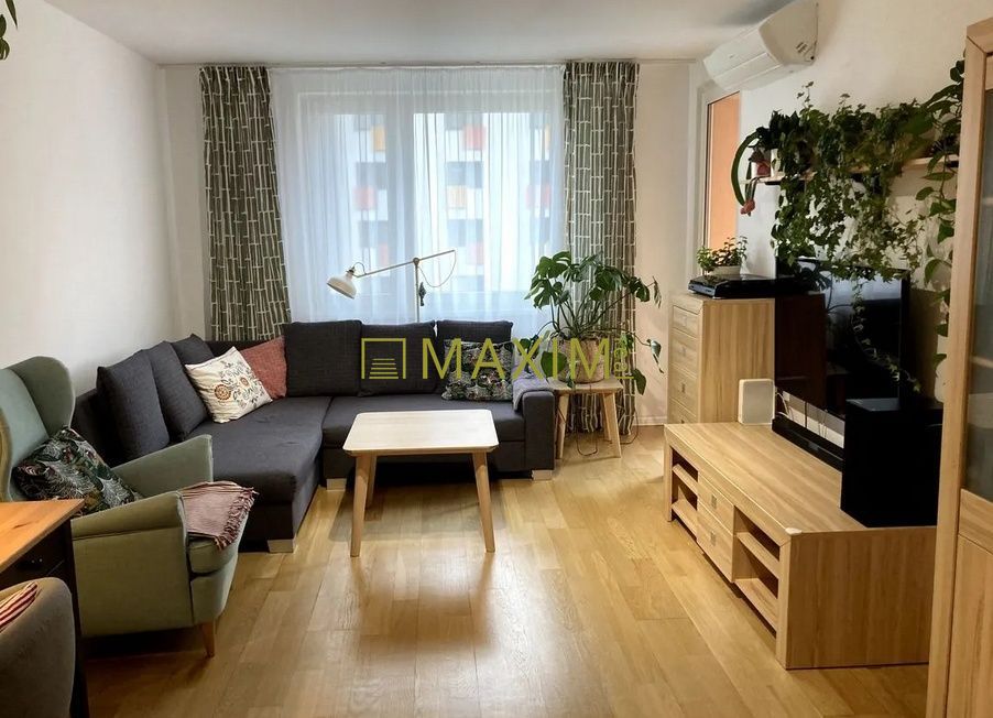 Ponúkame na predaj 3-izbový byt s loggiou a pivnicou – 92 m² - 4