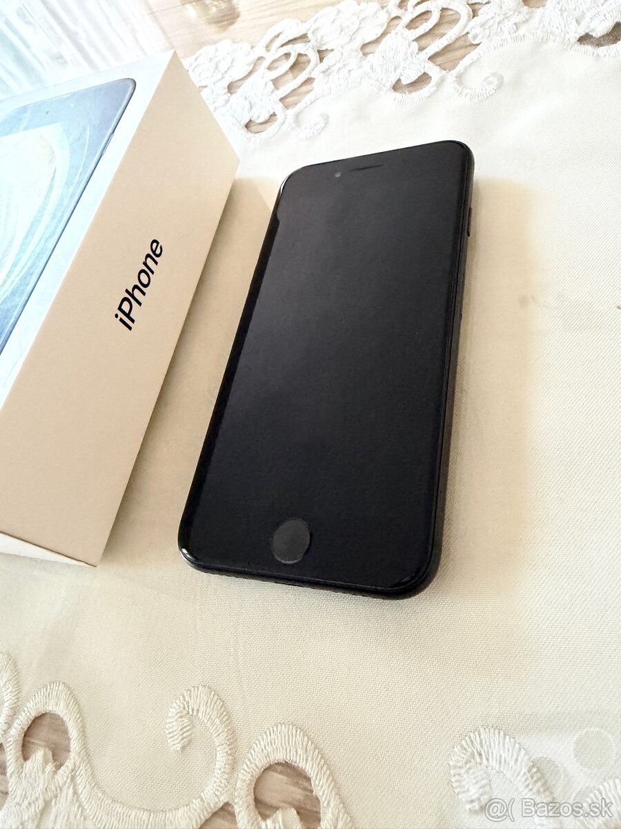 iPhone SE 128GB Black - 4