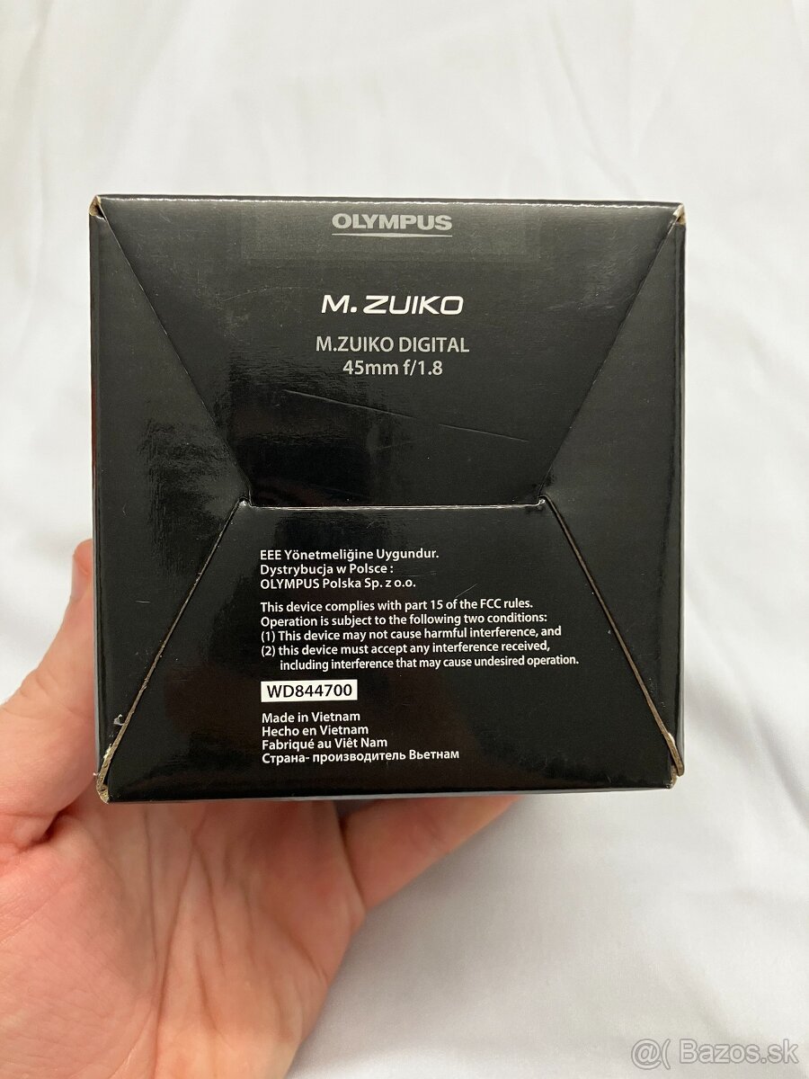 Olympus M.Zuiko Digital 45mm f/1.8 - 4