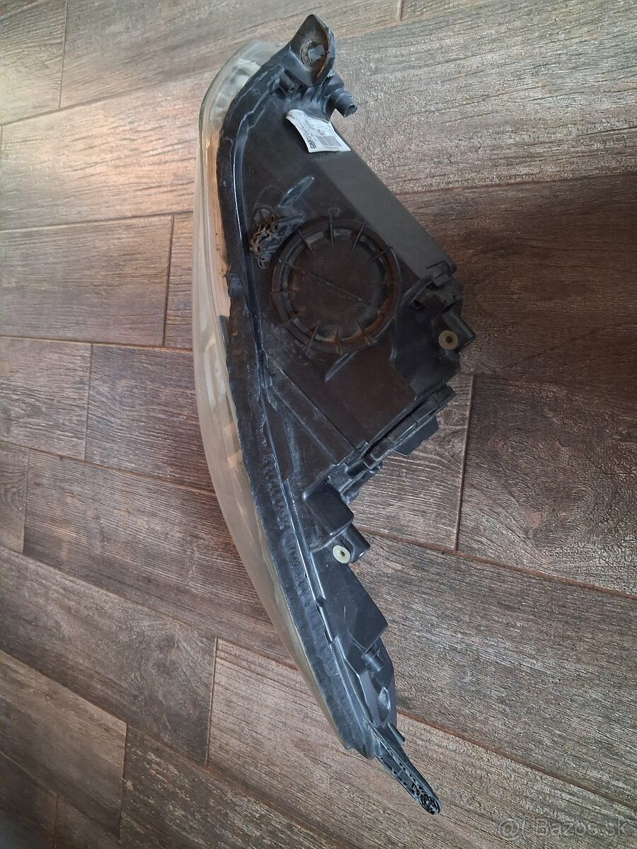 Predam xenon svetlo opel insignia - 4