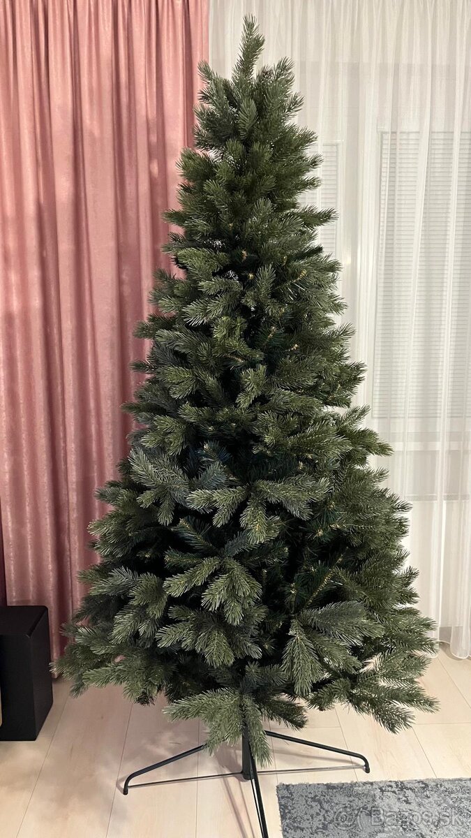 Umelý vianočný stromček - 4
