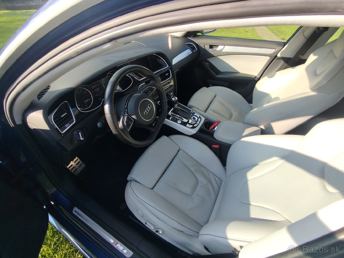 Audi RS4 - 4