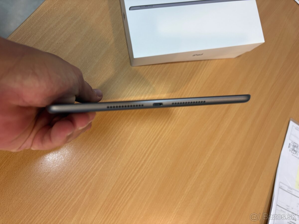 Apple iPad 8. generácie 10,2” – 32 GB, Space Gray - 4