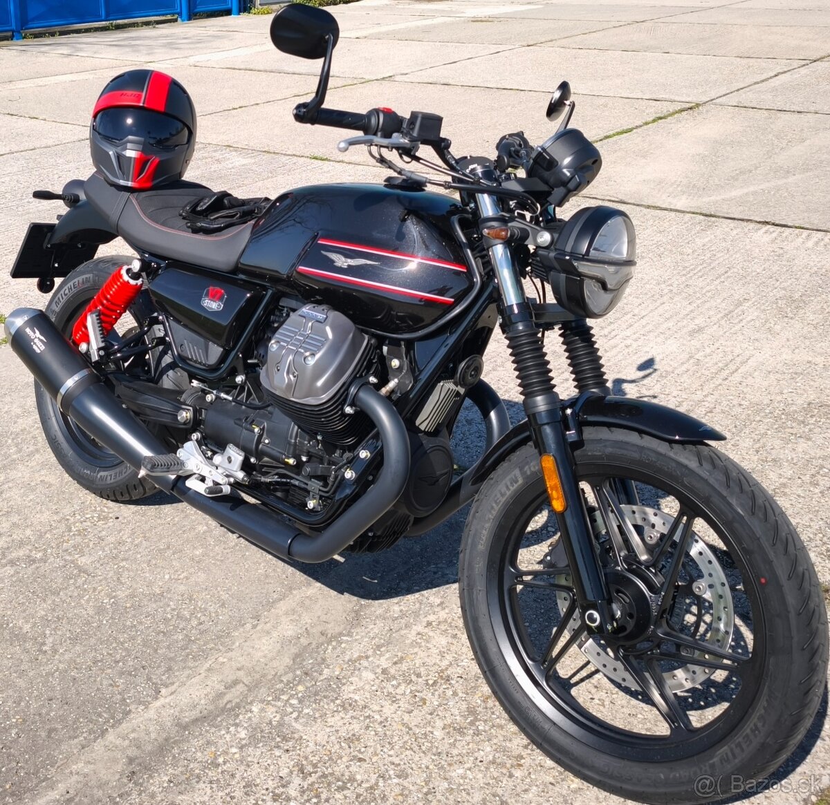 Moto Guzzi V7 Stone special edition - 4