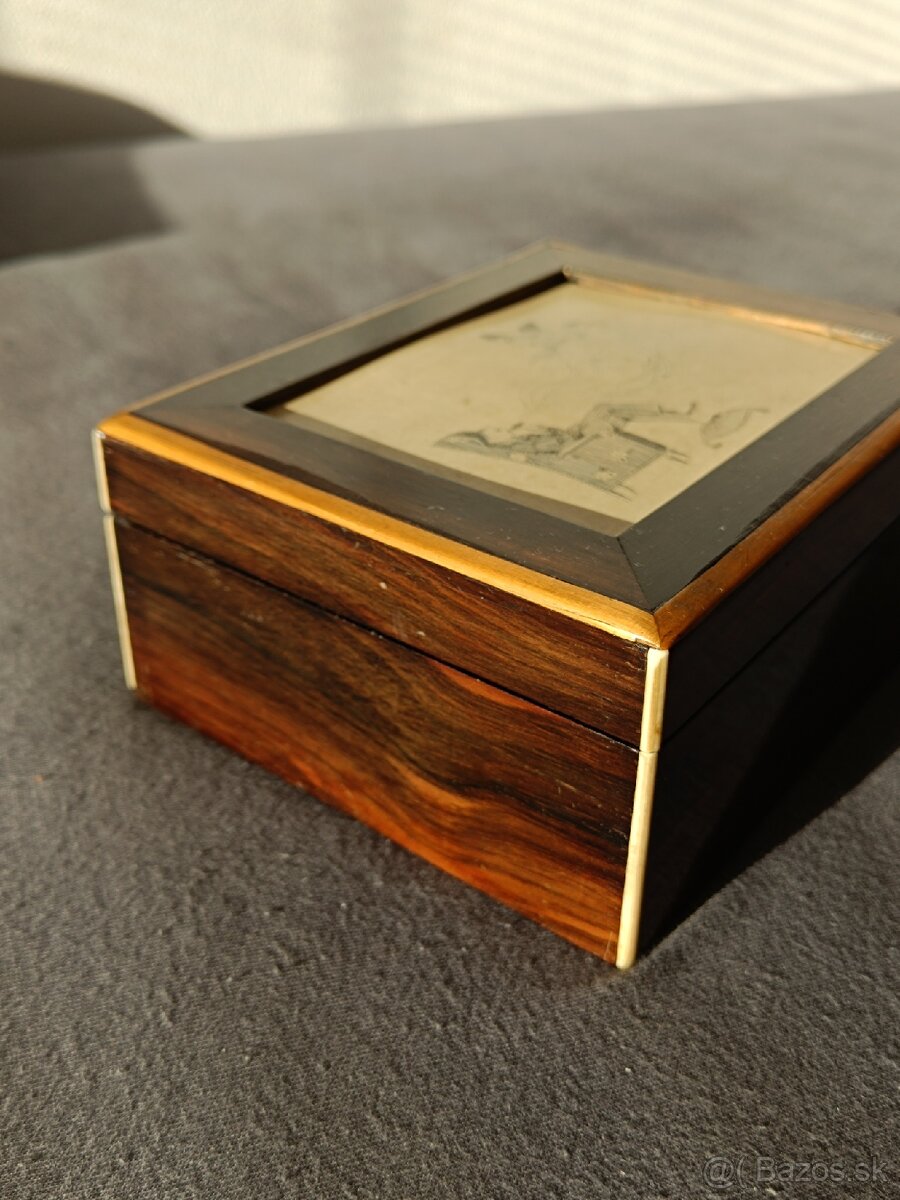 Stará starožitna skrinka/šperkovnica s obrázkom - 4