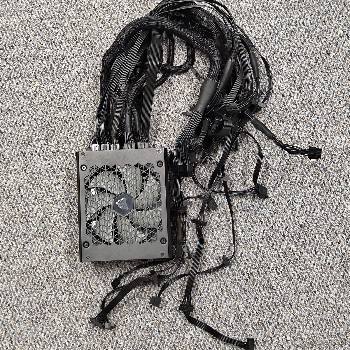 CORSAIR RM 1000x 80 plus Gold - 4