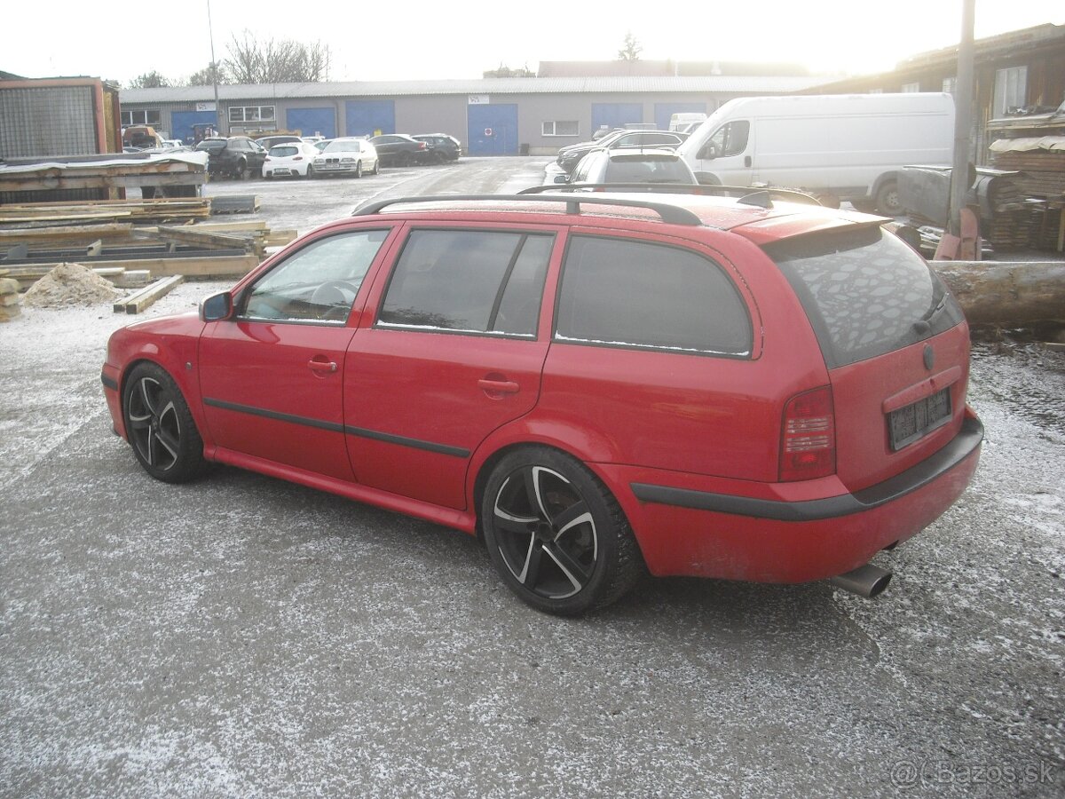 Skoda Octavia RS1 Kombi - 4