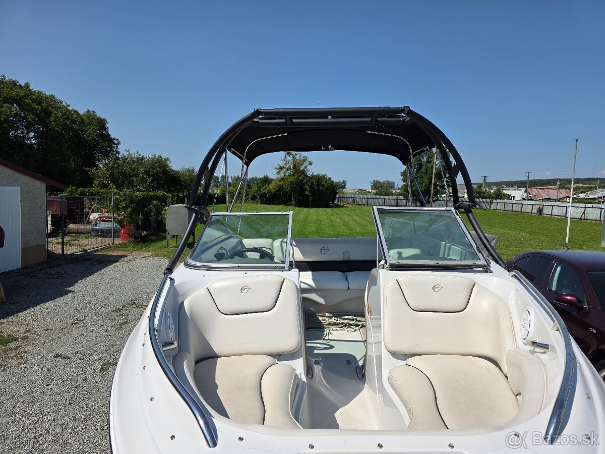 Predám motorový čln Crownline 200 LS - 4