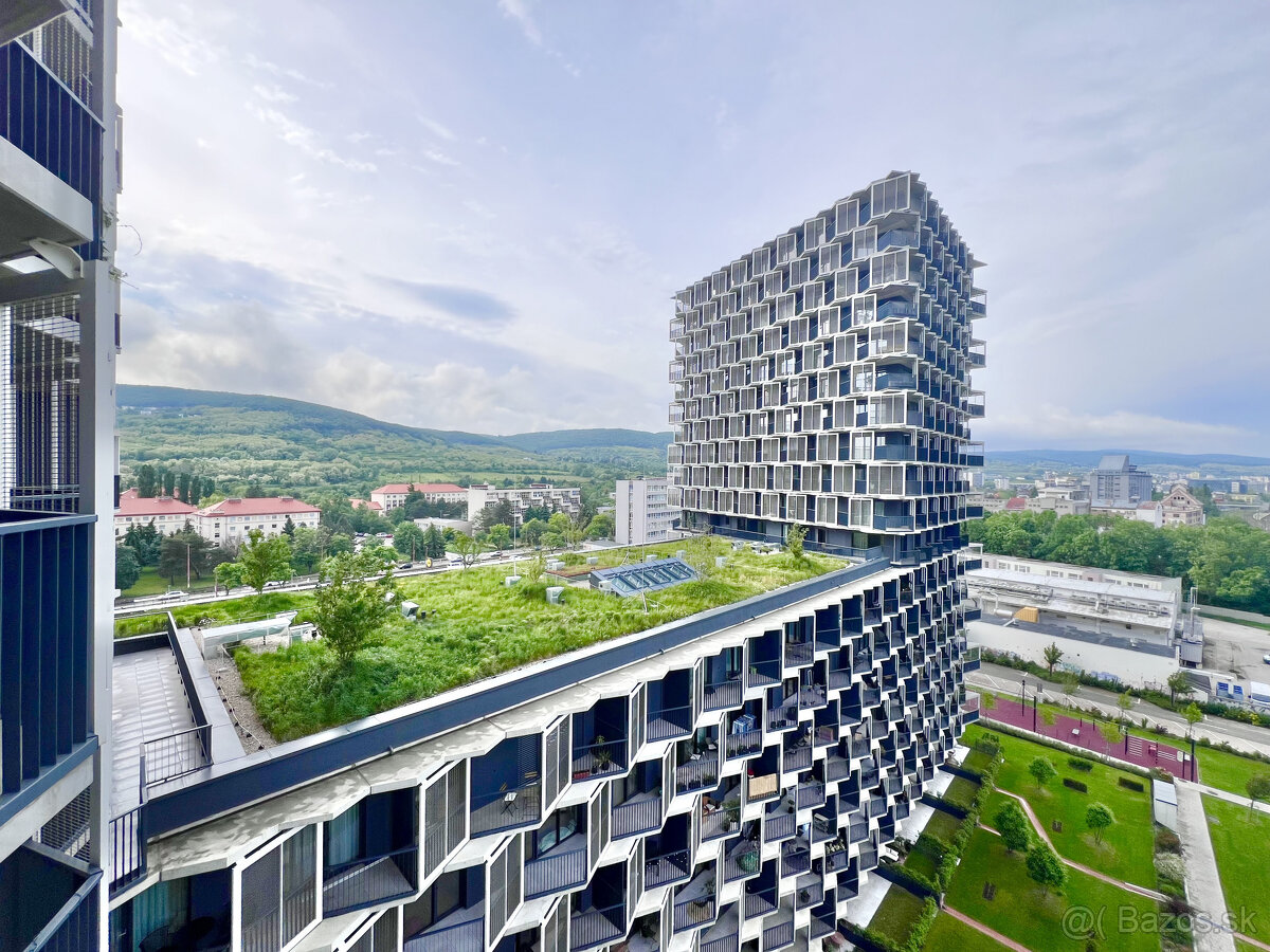 Prenájom - 4i byt s terasou a PS v projekte Guthaus - 4