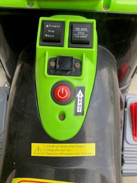 DETSKY ELEKTRICKY TRAKTOR - 4