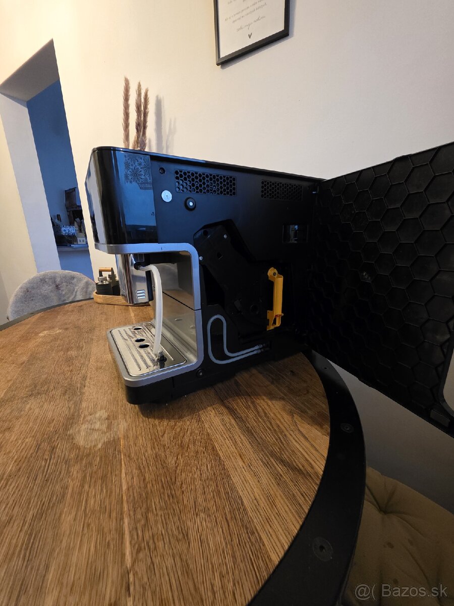 Plne automatický kávovar Miele CM6100 - 4