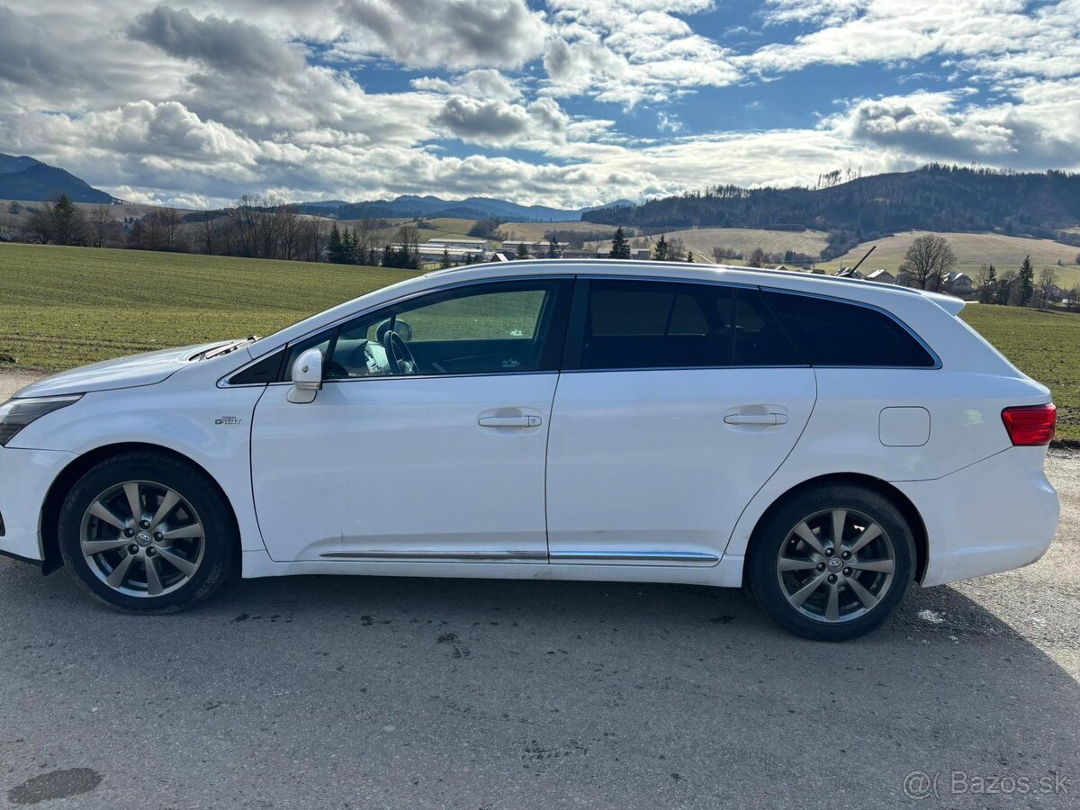 Toyota Avensis 2013 - 4