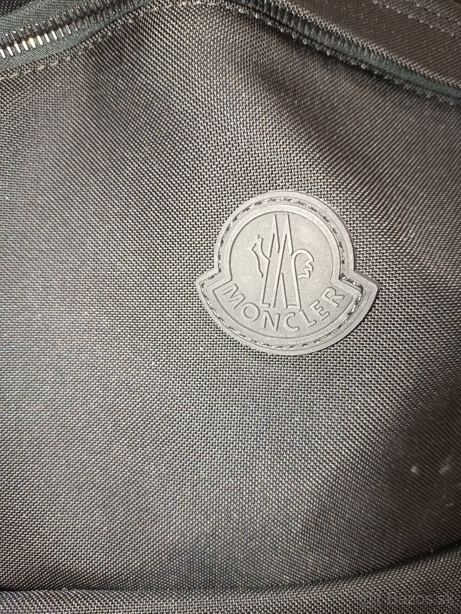 Predám ruksak Moncler - 4