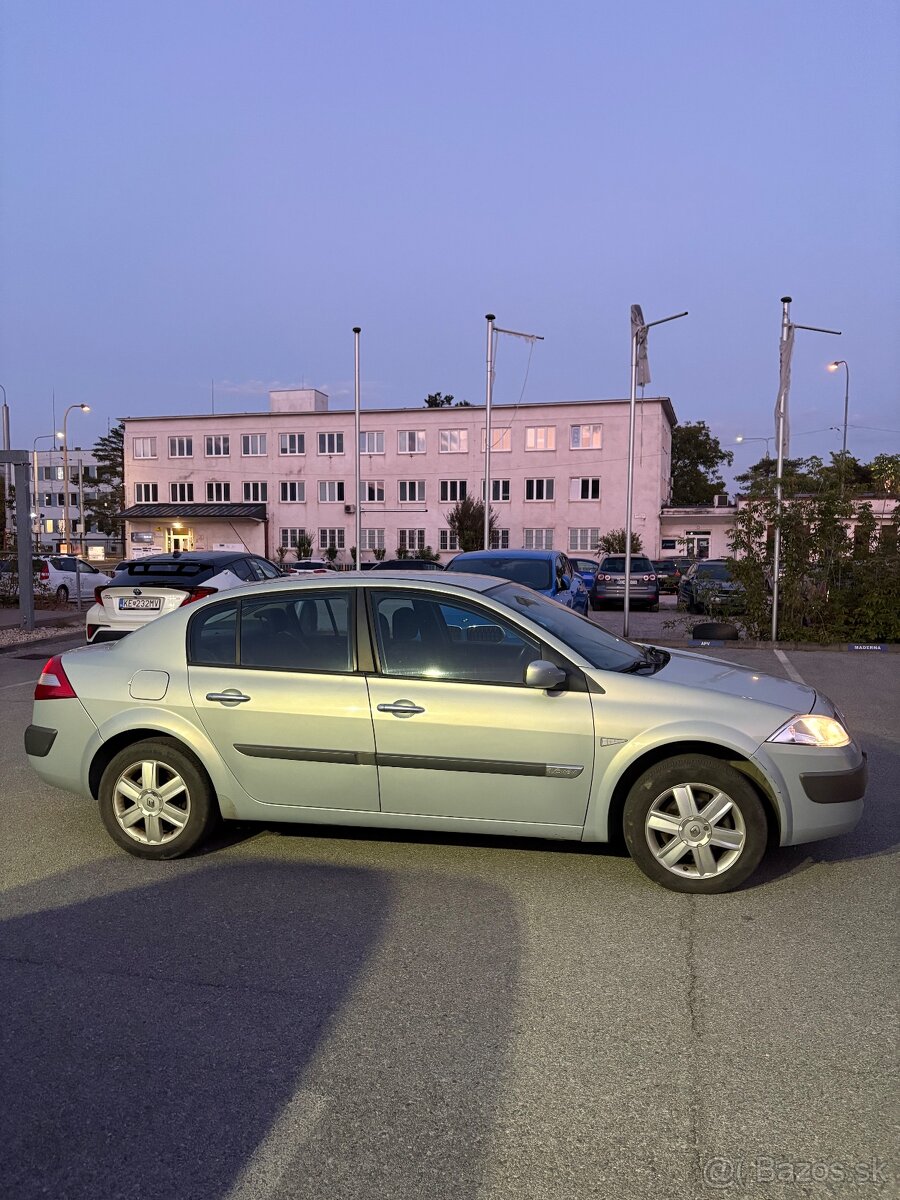 Renault Megane 1.6 - 4