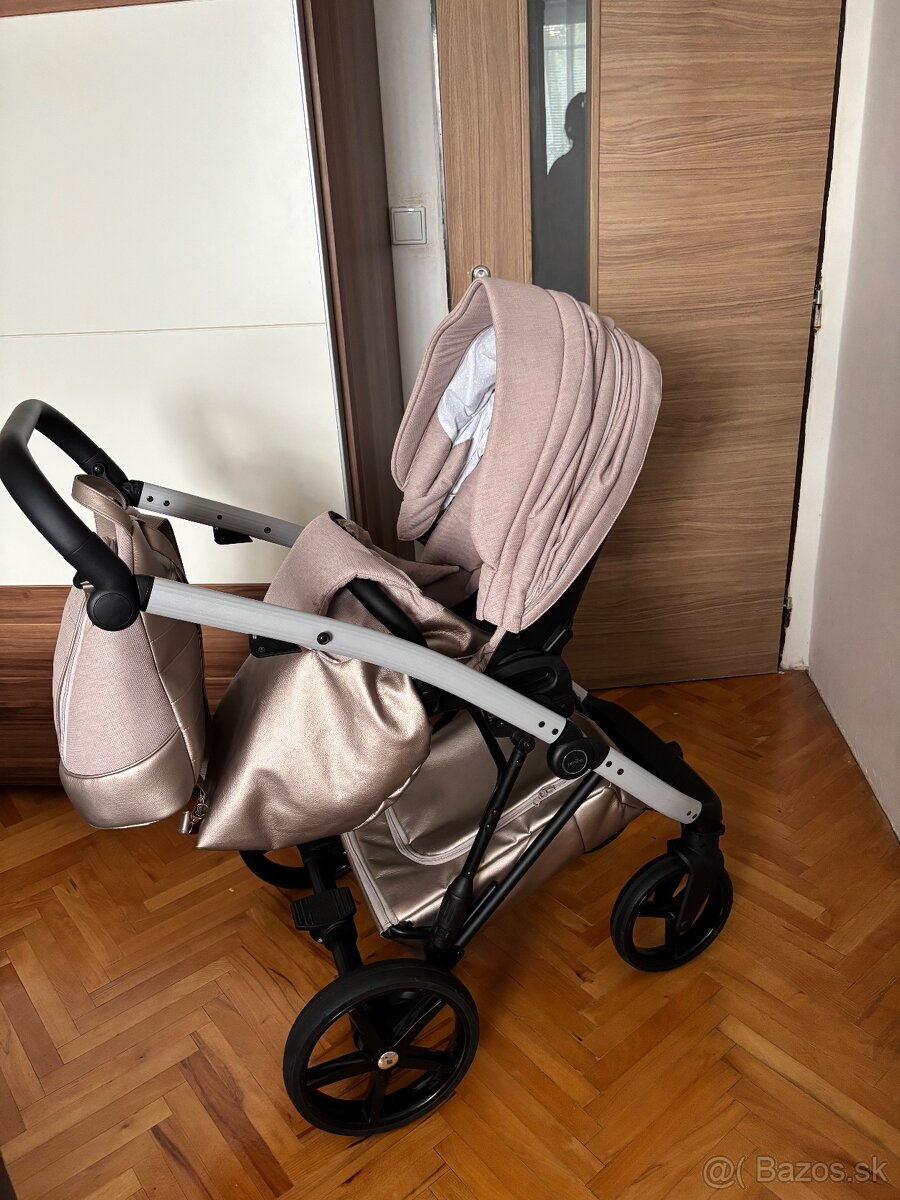 Kocik s prislusenstvom - 4