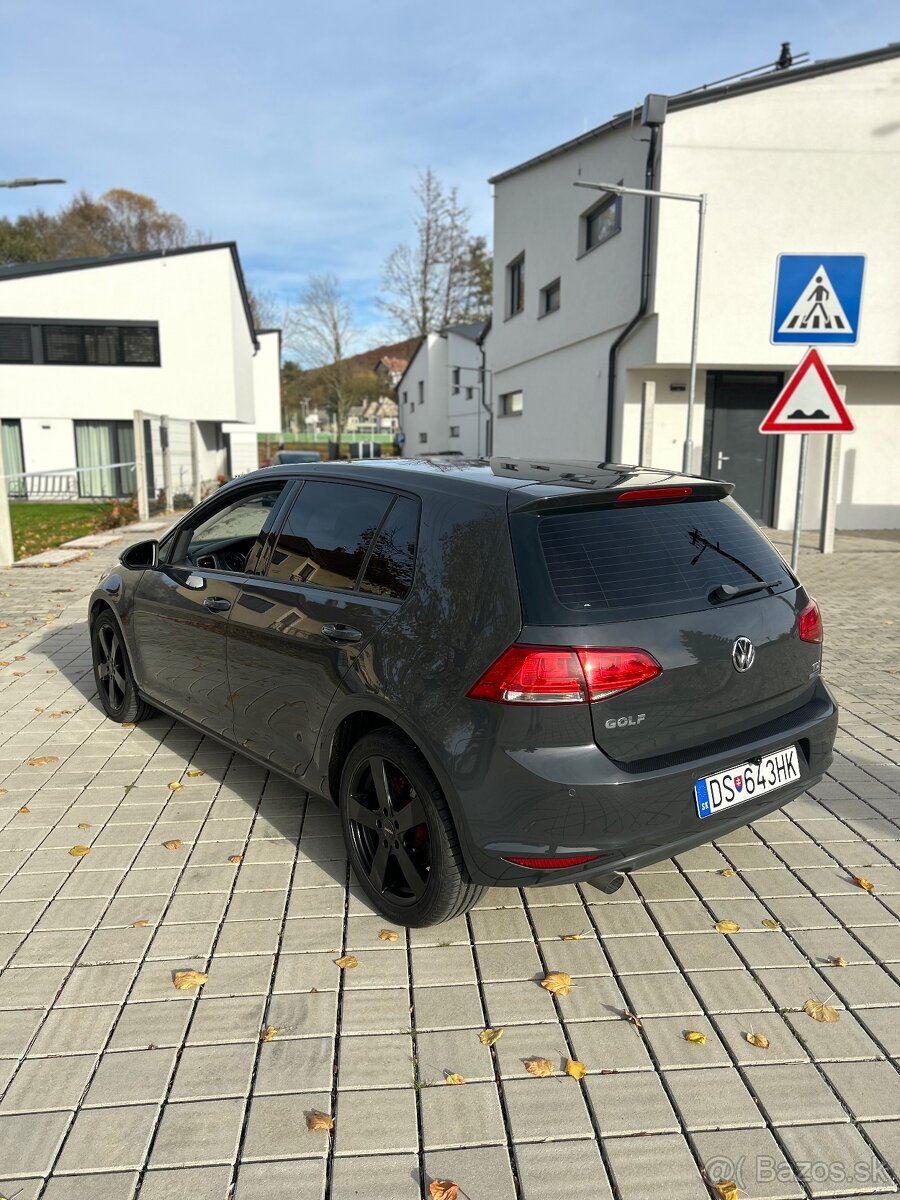 VW Golf 7 Hatchback - 4