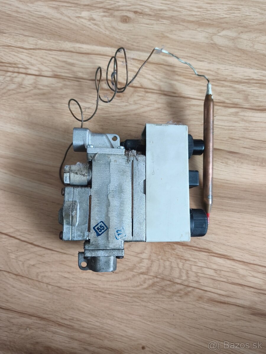 Plynový ventil/regulátor Junkers CR 640 406 - 4