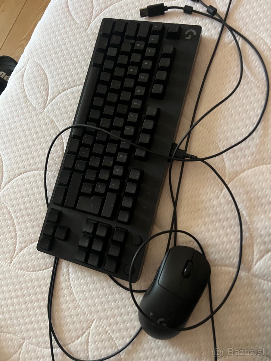Logitech klávesnica - 4