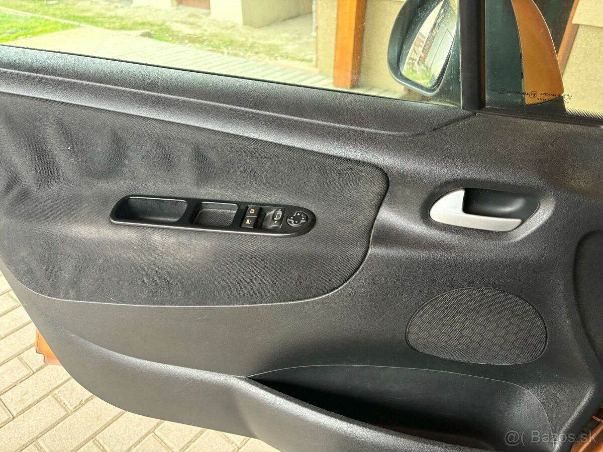 Predám Peugeot 207 - 4