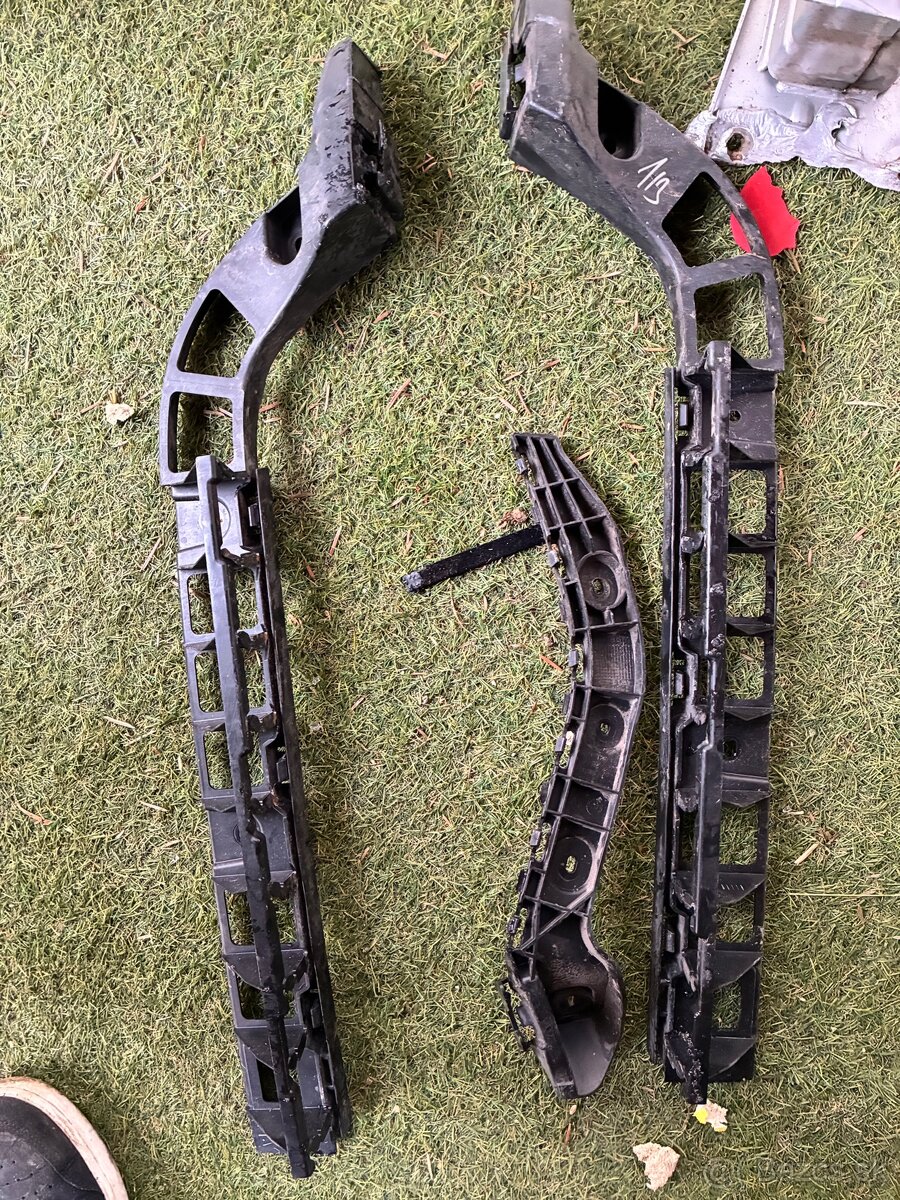 Zadný náraznik škoda rapid spaceback 2016 - 4