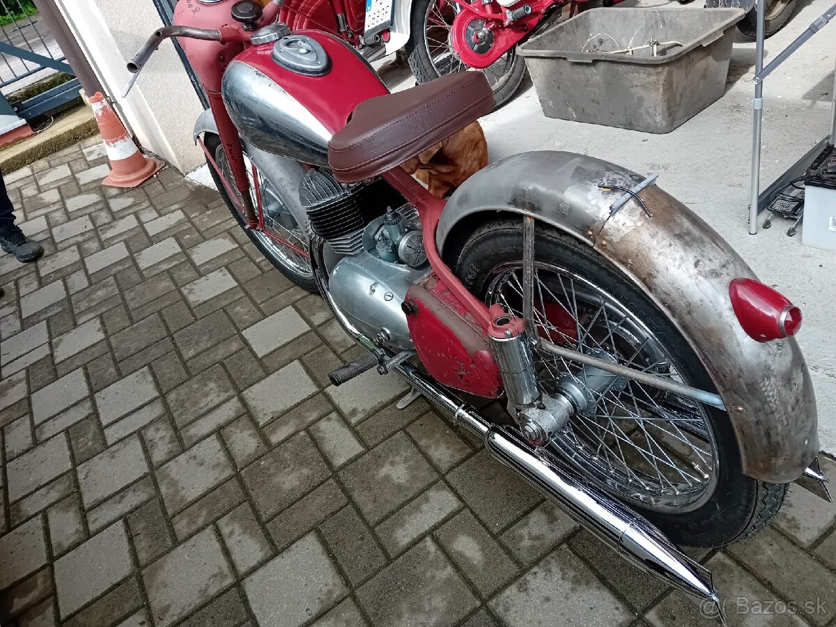 Jawa Perák 350 - 4