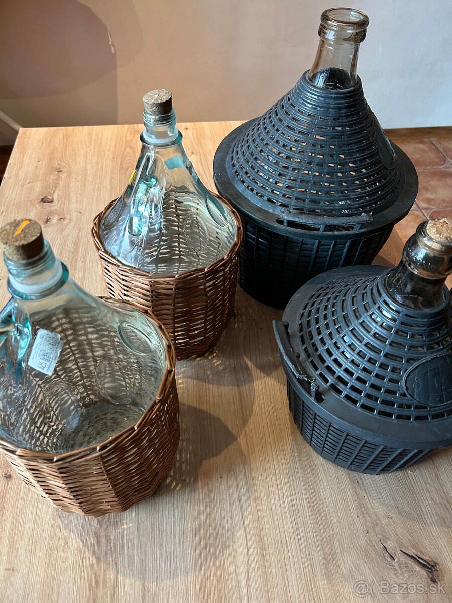 Demižony v obale - 4