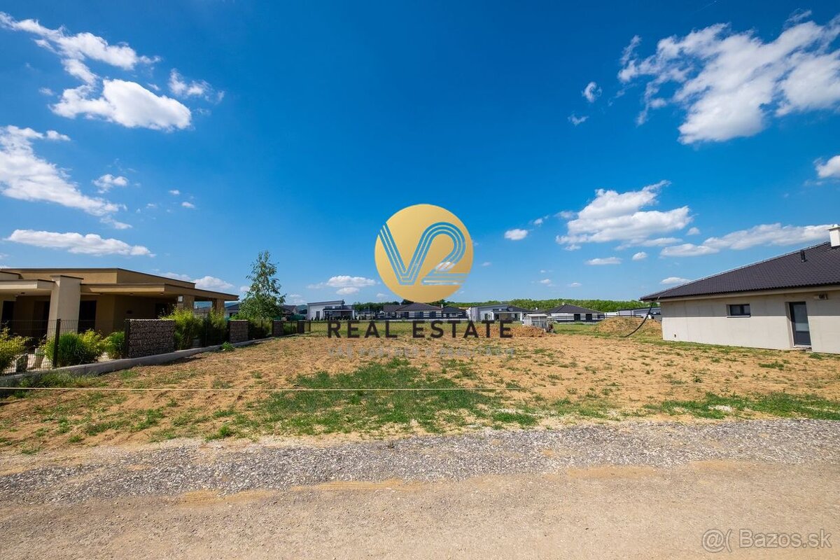 NA PREDAJ – POZEMOK 969m2, stavebné povolenie a IS, Nitra – - 4