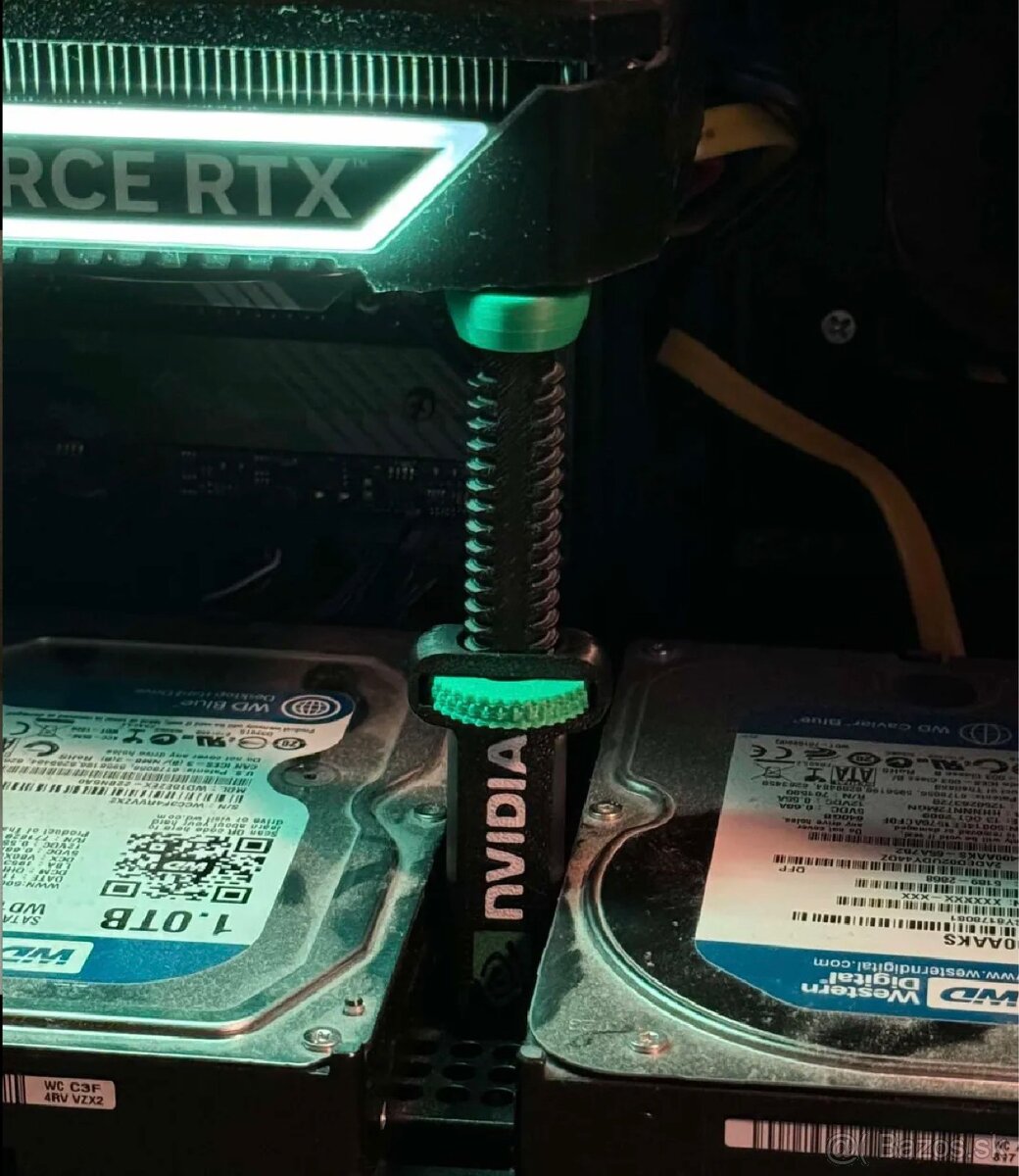 Držiak na grafickú kartu - 4