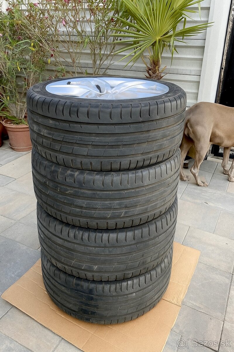 Letná sada 235/40 R18 Audi RS - 4