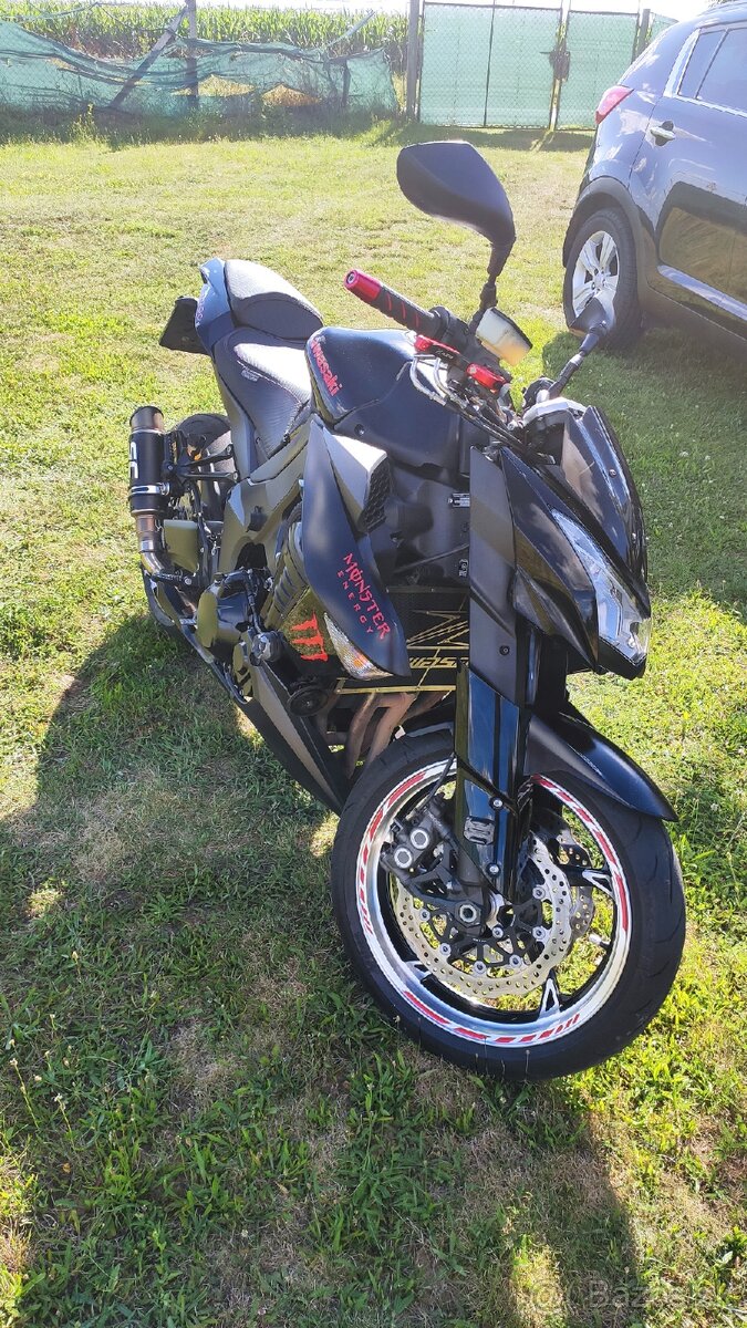 Kawasaki Z1000 - 4