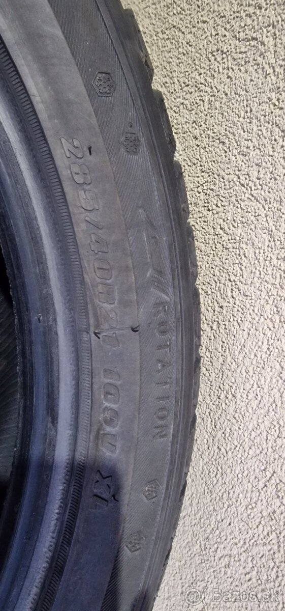 285/40 R21 - 4
