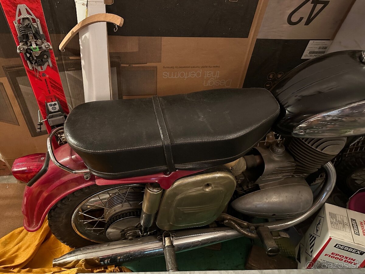 Jawa 250/559 - 4