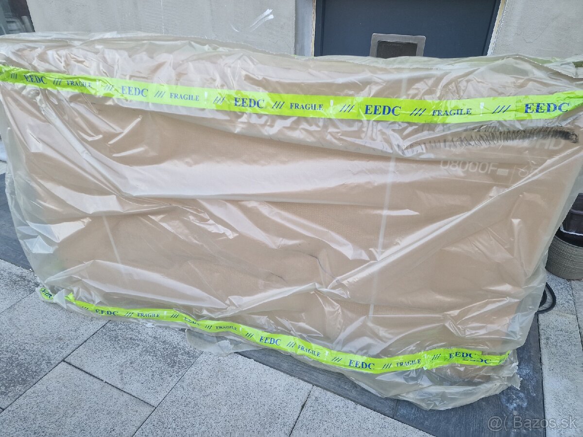 65" Crystal UHD UE65U8072F (2025) nový - 4