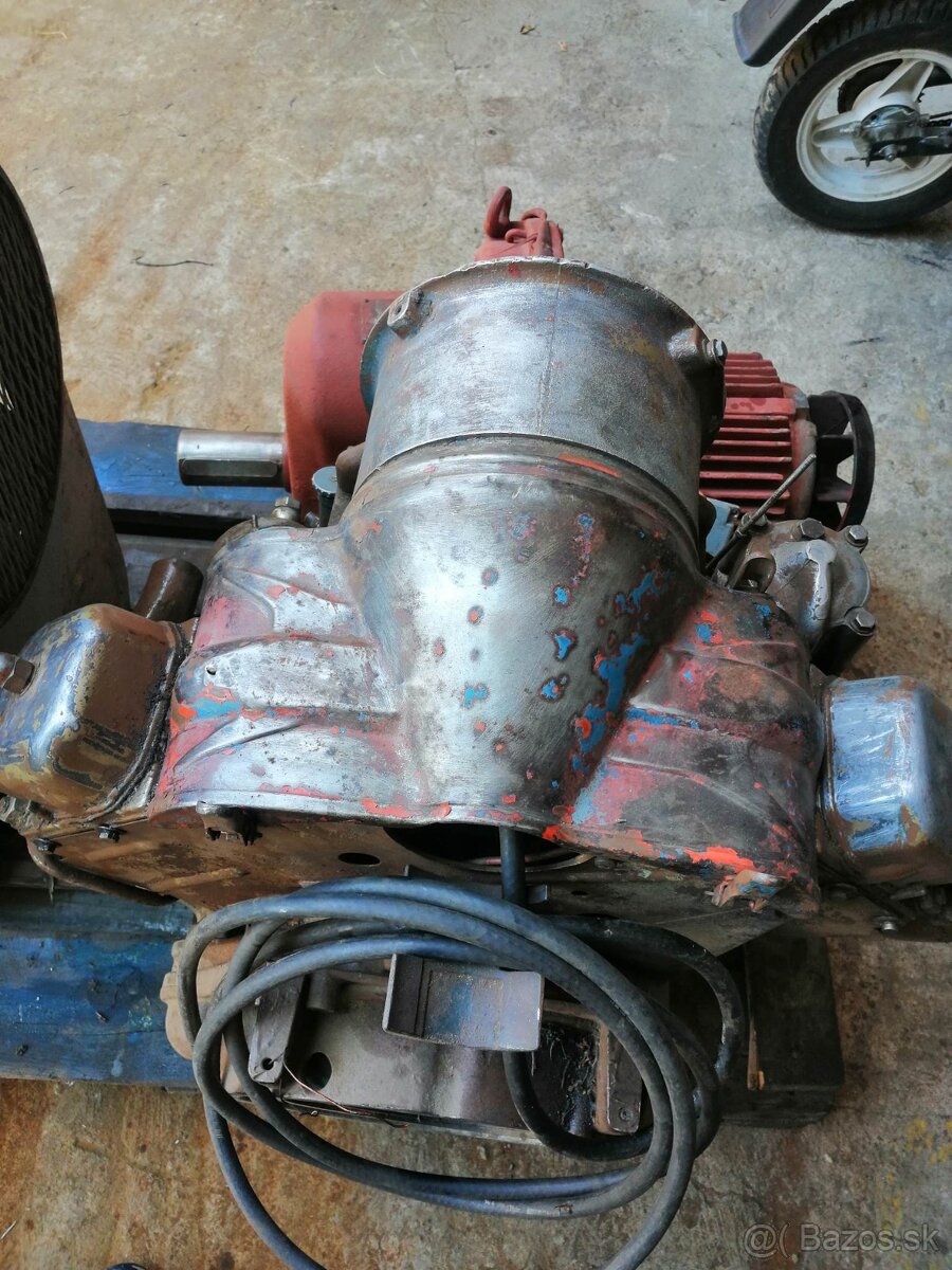 Predám kompresor 2jvk120 - 4