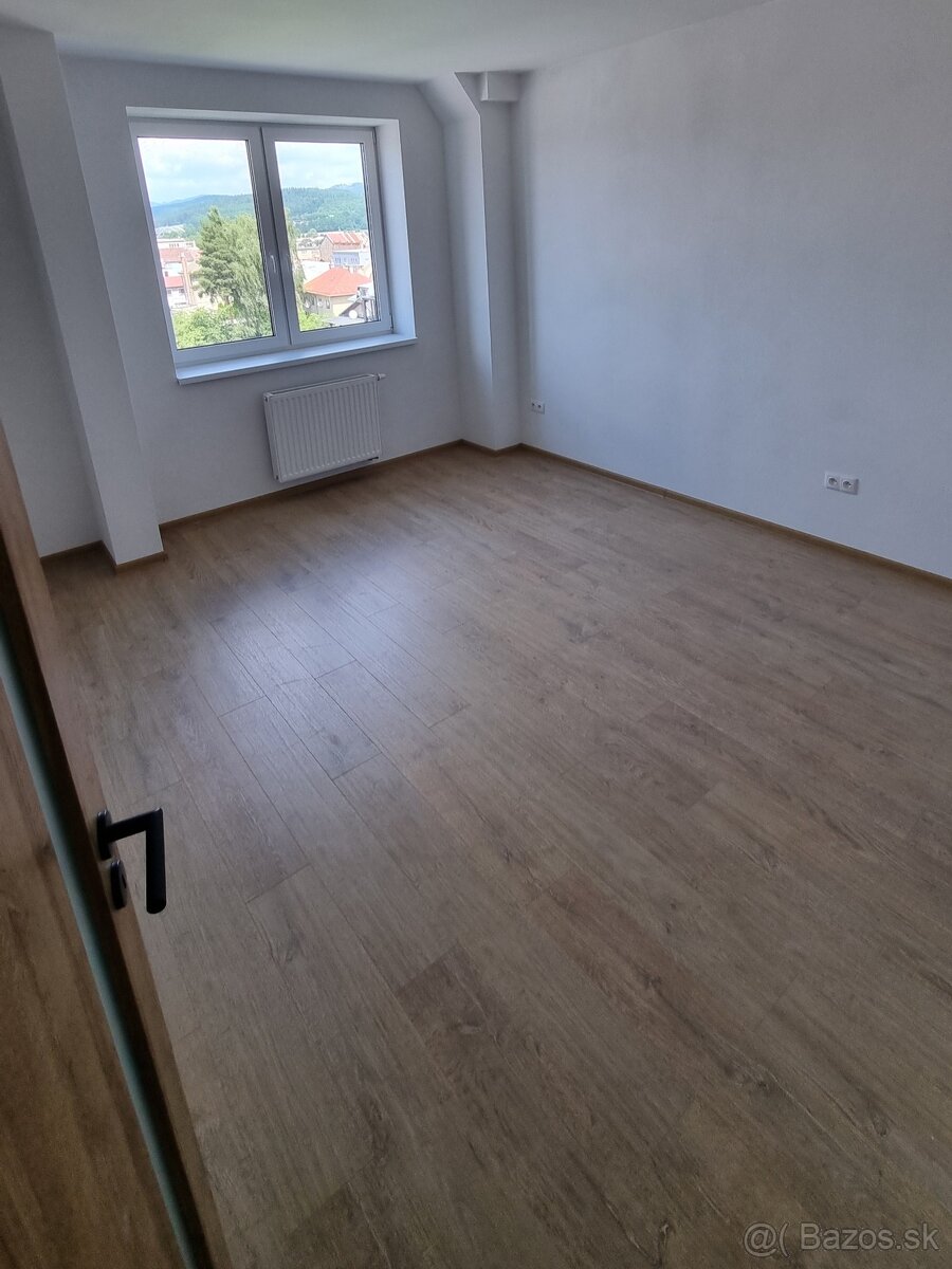 Na prenájom 2-izbový byt s čiastočne prekrytou terasou – BD - 4