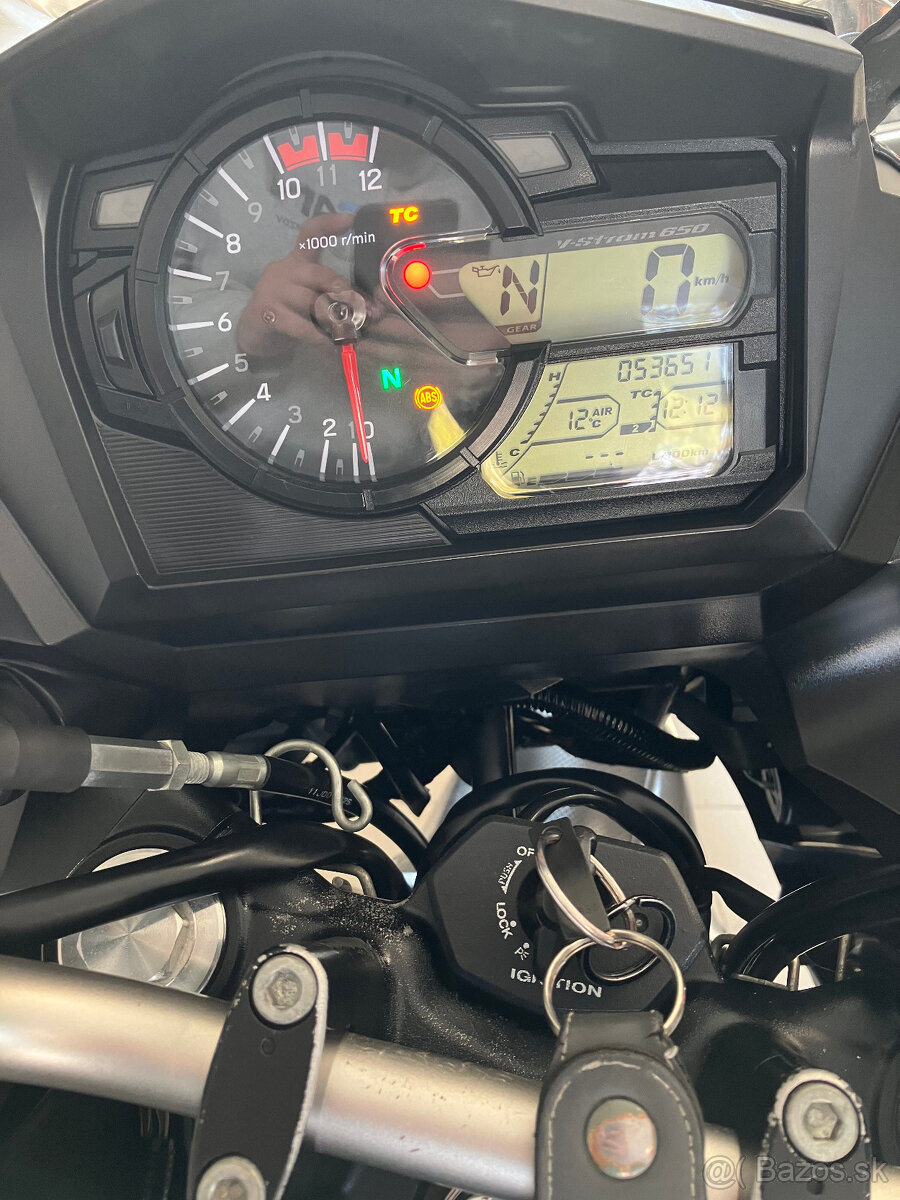 Suzuki DL650 V-Strom - 4